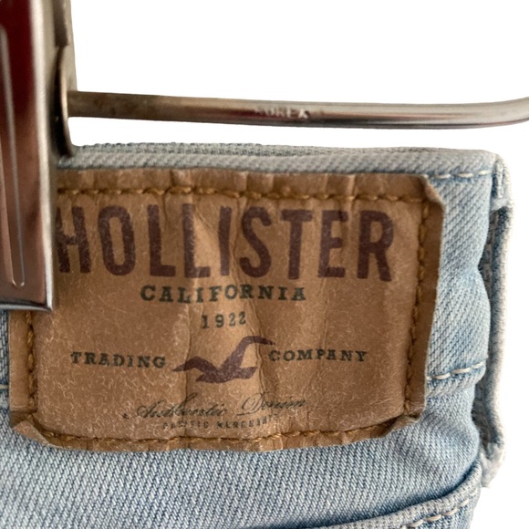 Hollister | Embroidered Distressed Jeans - Picture 11 of 13